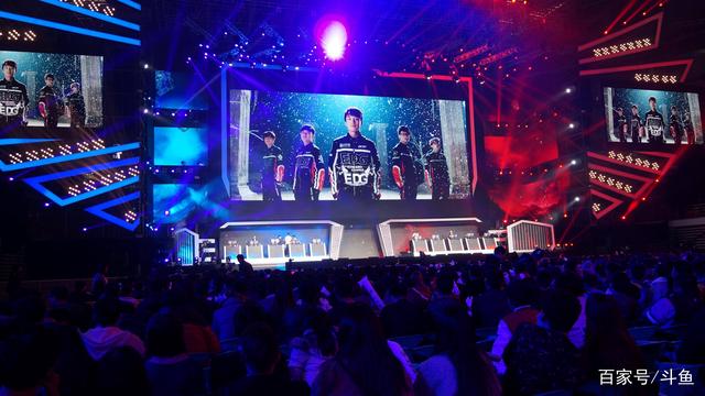 Viper 祝贺了 Zeus ：感谢你今天的精彩表现，祝你生日快乐🎂